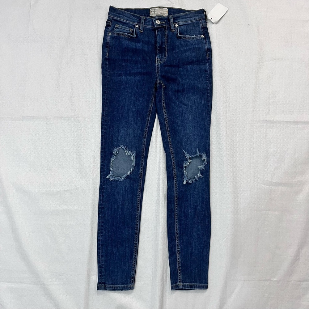 Free People Dark Blue Distressed Skinny Jeans size 27